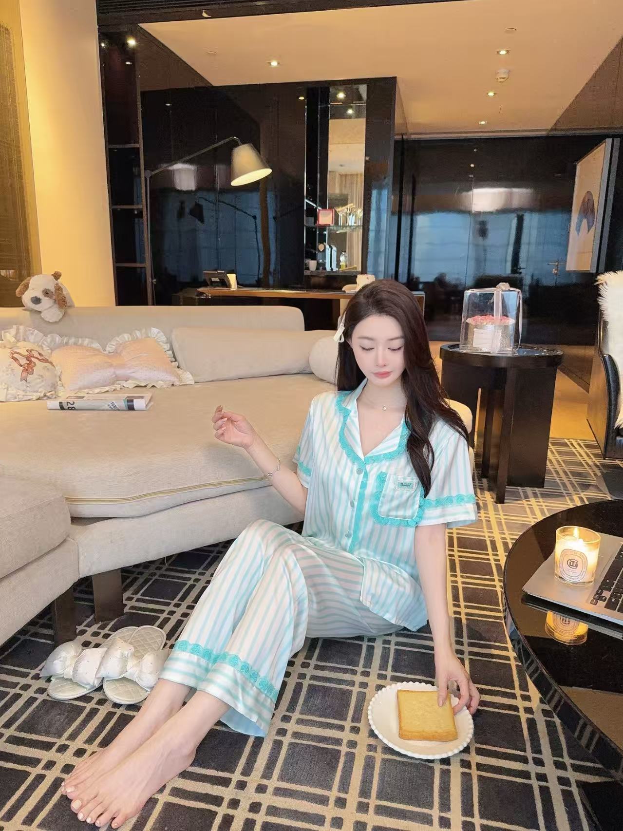 女式家居服套装 image 3